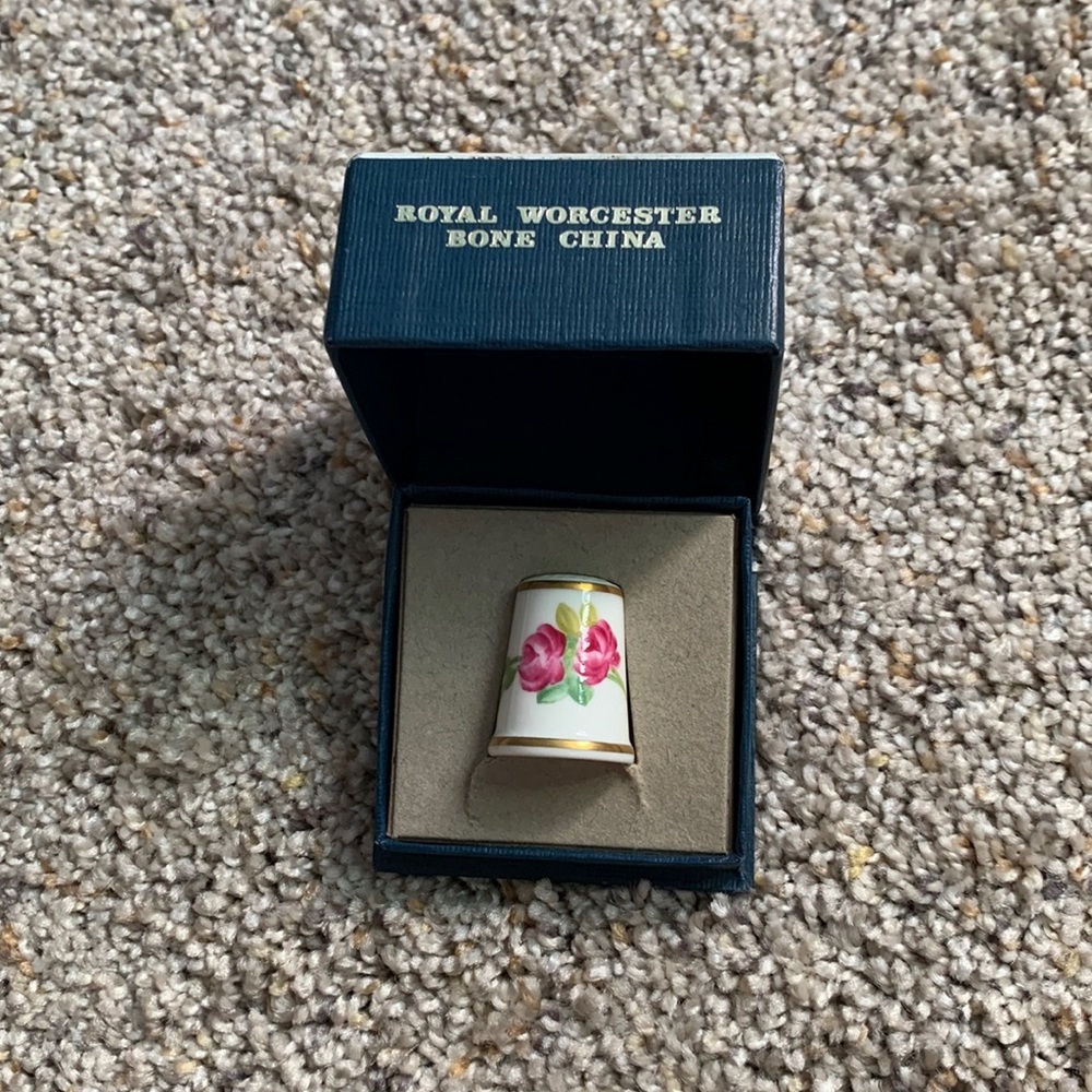 Royal Worcester Bone China Thimble - Rose